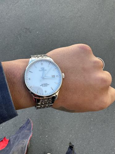 天王昆仑手表排名第几，与恒携系列比较哪个好